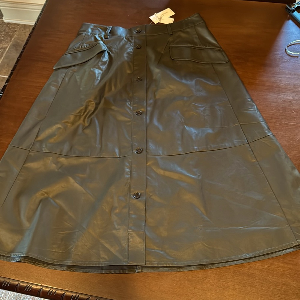 NWT BANANA REPUBLIC FAUX LEATHER LINED A-LINE BUTTON DOWN SKIRT DARK ARMY GREEN